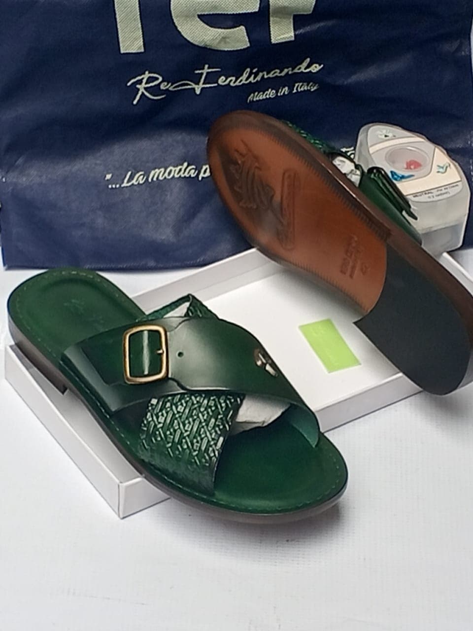 Vieste Buckled Slide